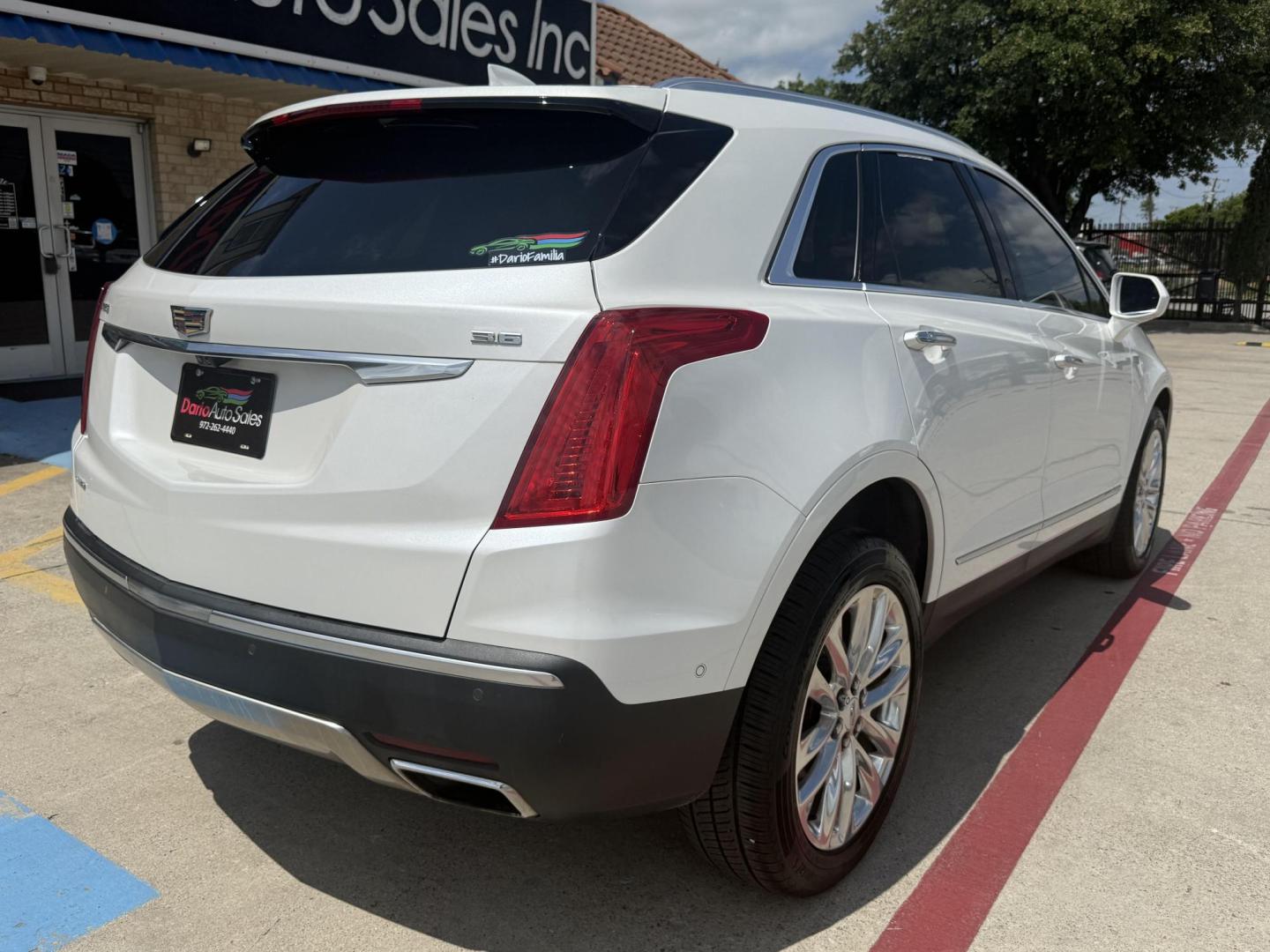 2017 Crystal White Tricoat /Jet Black, premium leather Maple Sugar w/Jet Black Cadillac XT5 54872 (1GYKNFRS8HZ) with an 3.6L V6 DOHC 24V engine, 8-Speed Automatic transmission, located at 2401 E Main St., Grand Prairie, TX, 75050, (972) 262-4440, 32.748981, -96.969643 - Photo#35