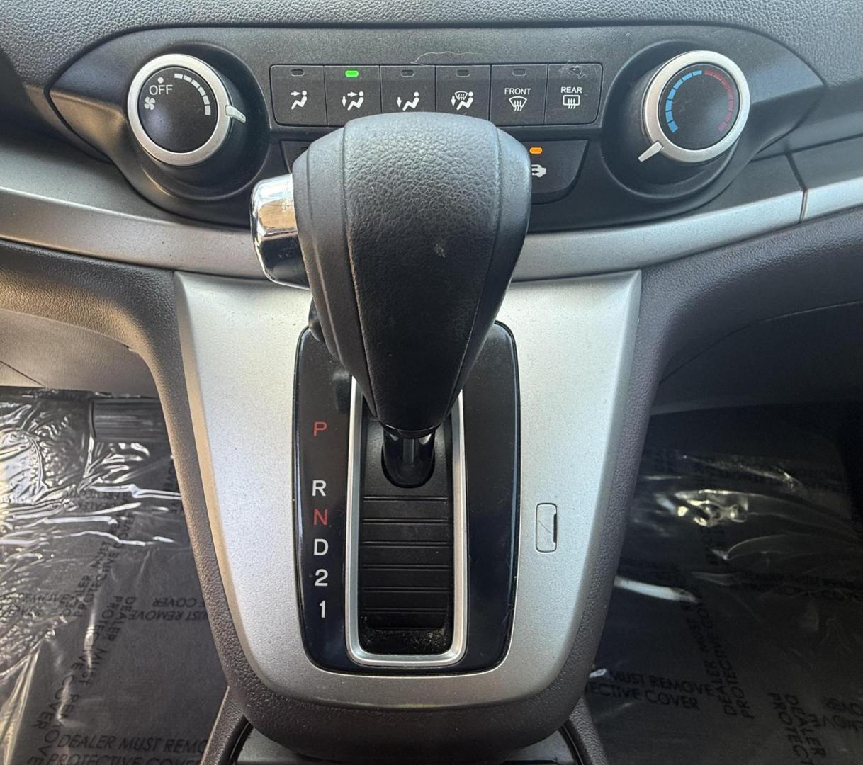 2012 White Diamond Pearl /Beige Cloth Interior Black Cloth Interior Gray Clo Honda CR-V 44641 (5J6RM3H50CL) with an 2.4L L4 DOHC 16V engine, 5-Speed Automatic transmission, located at 2401 E Main St., Grand Prairie, TX, 75050, (972) 262-4440, 32.748981, -96.969643 - Photo#8