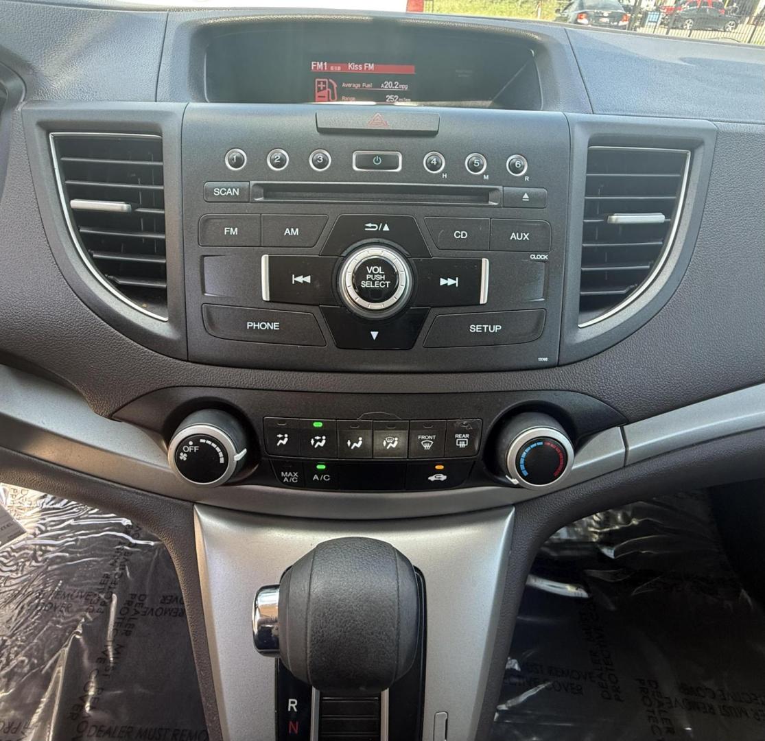 2012 White Diamond Pearl /Beige Cloth Interior Black Cloth Interior Gray Clo Honda CR-V 44641 (5J6RM3H50CL) with an 2.4L L4 DOHC 16V engine, 5-Speed Automatic transmission, located at 2401 E Main St., Grand Prairie, TX, 75050, (972) 262-4440, 32.748981, -96.969643 - Photo#21