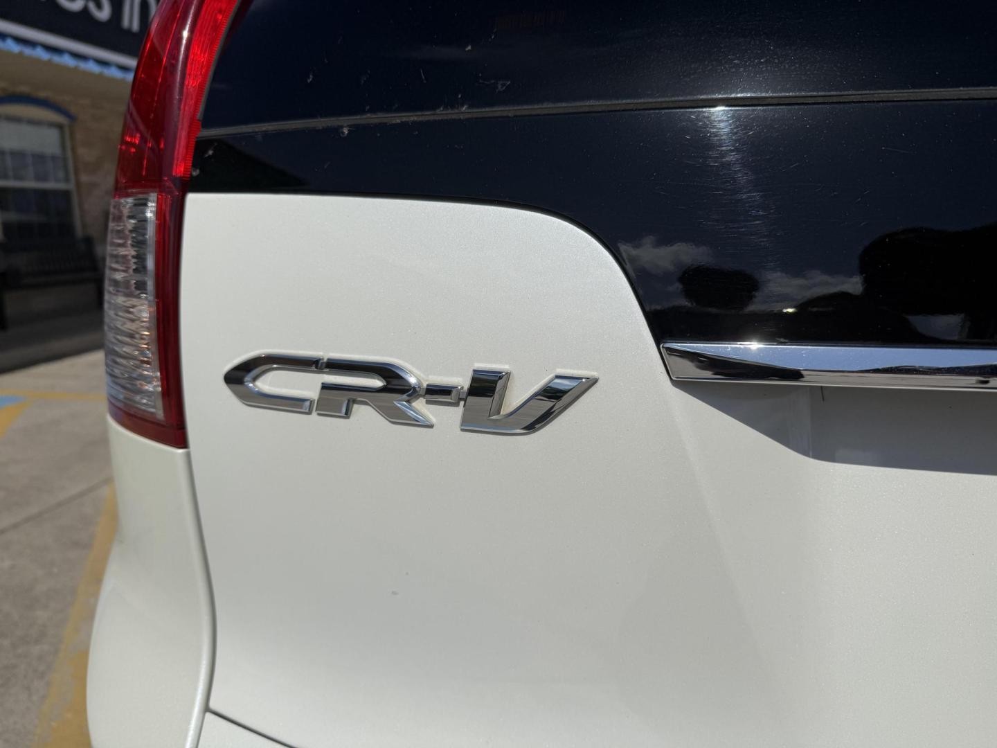 2012 White Diamond Pearl /Beige Cloth Interior Black Cloth Interior Gray Clo Honda CR-V 44641 (5J6RM3H50CL) with an 2.4L L4 DOHC 16V engine, 5-Speed Automatic transmission, located at 2401 E Main St., Grand Prairie, TX, 75050, (972) 262-4440, 32.748981, -96.969643 - Photo#30