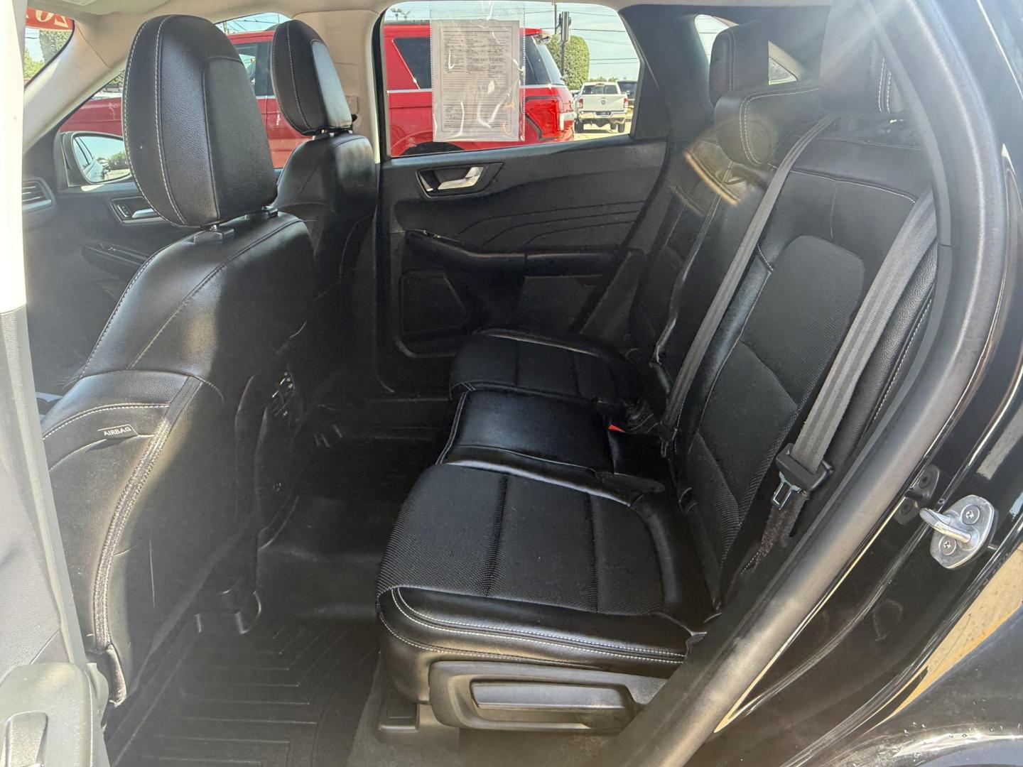2022 Agate Black Metallic /Sandstone Ebony Ford Escape 77724 (1FMCU0H64NU) with an 1.5L L3 engine, 8-Speed Automatic transmission, located at 2401 E Main St., Grand Prairie, TX, 75050, (972) 262-4440, 32.748981, -96.969643- Photo#16