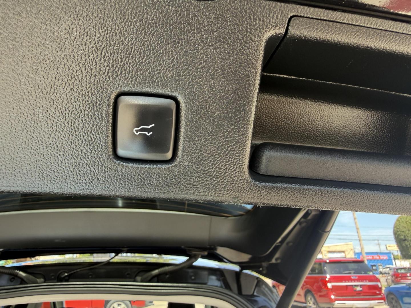 2022 Agate Black Metallic /Sandstone Ebony Ford Escape 77724 (1FMCU0H64NU) with an 1.5L L3 engine, 8-Speed Automatic transmission, located at 2401 E Main St., Grand Prairie, TX, 75050, (972) 262-4440, 32.748981, -96.969643- Photo#24