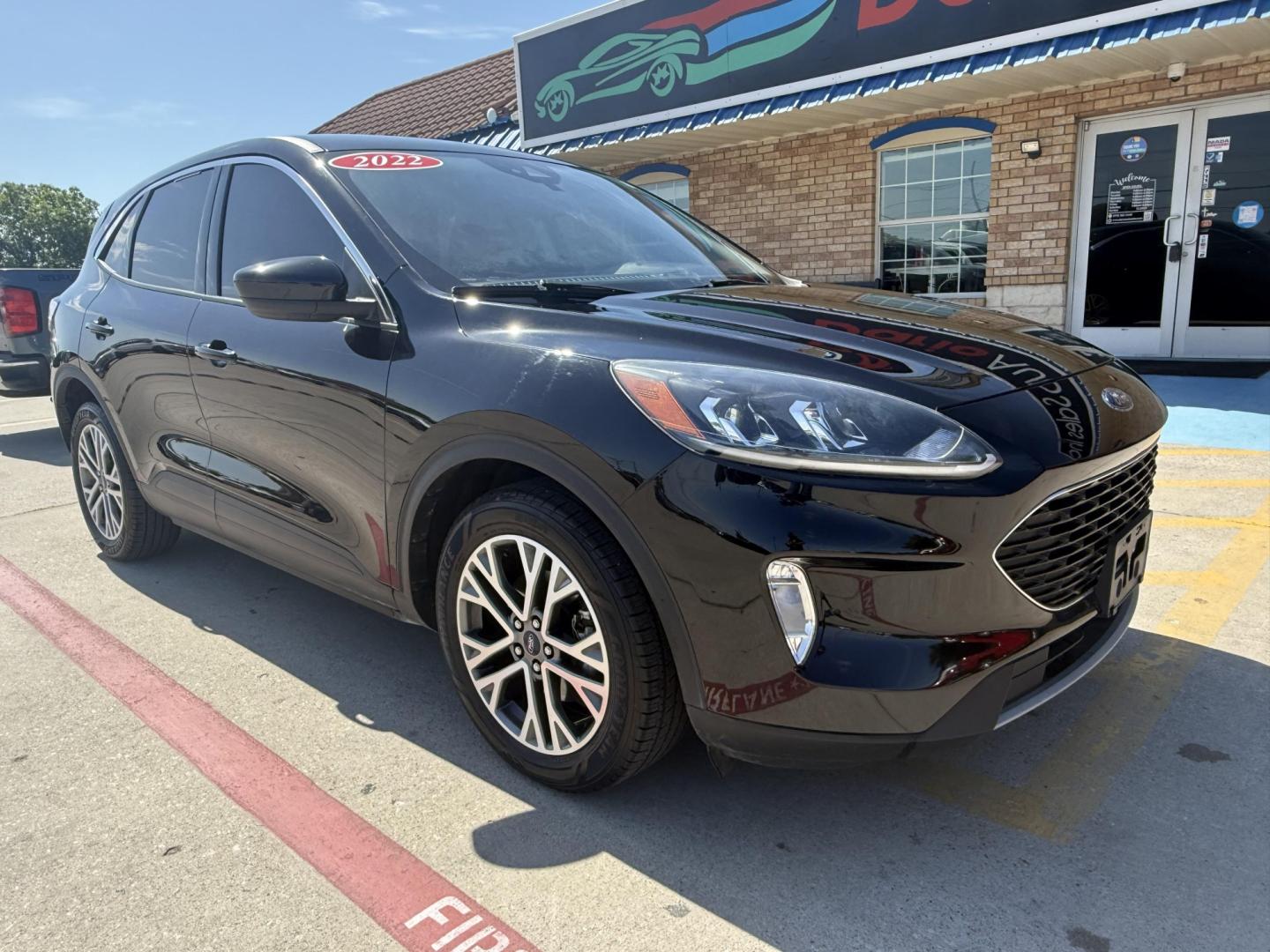2022 Agate Black Metallic /Sandstone Ebony Ford Escape 77724 (1FMCU0H64NU) with an 1.5L L3 engine, 8-Speed Automatic transmission, located at 2401 E Main St., Grand Prairie, TX, 75050, (972) 262-4440, 32.748981, -96.969643- Photo#28