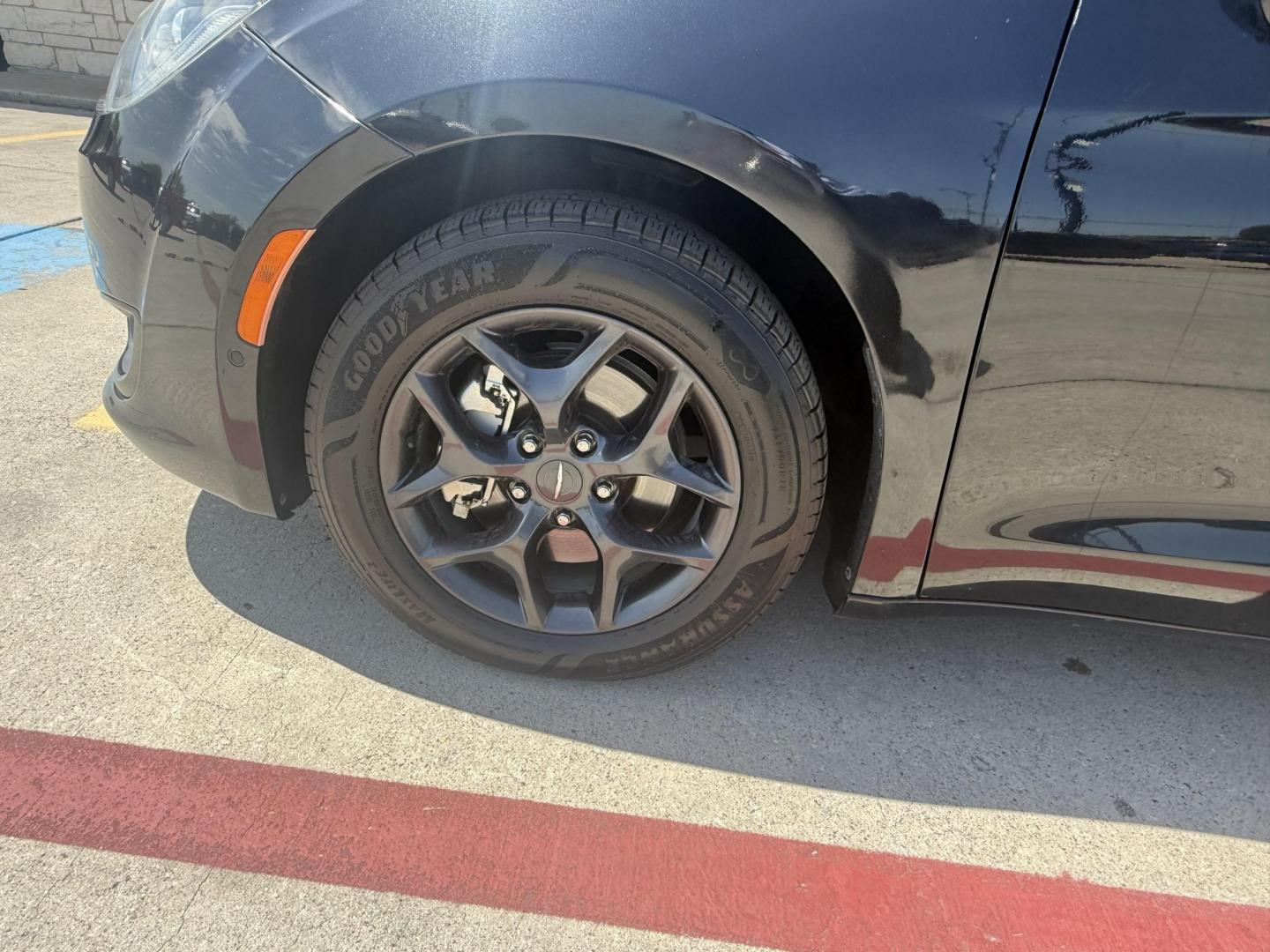 2019 Brilliant Black Crystal Pearl Coat /Black/Alloy, leather Black/Light Diesel Gray, leat Chrysler Pacifica 63940 (2C4RC1EG3KR) with an 3.6L V6 DOHC 24V engine, 9-Speed Automatic transmission, located at 2401 E Main St., Grand Prairie, TX, 75050, (972) 262-4440, 32.748981, -96.969643- Photo#2