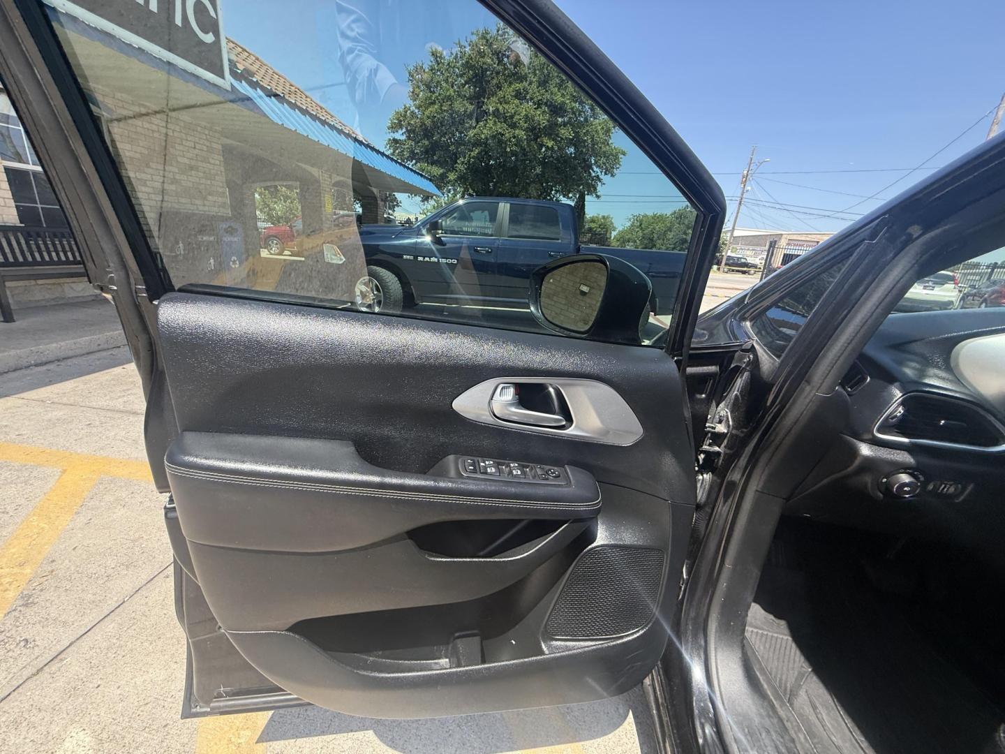 2019 Brilliant Black Crystal Pearl Coat /Black/Alloy, leather Black/Light Diesel Gray, leat Chrysler Pacifica 63940 (2C4RC1EG3KR) with an 3.6L V6 DOHC 24V engine, 9-Speed Automatic transmission, located at 2401 E Main St., Grand Prairie, TX, 75050, (972) 262-4440, 32.748981, -96.969643- Photo#10
