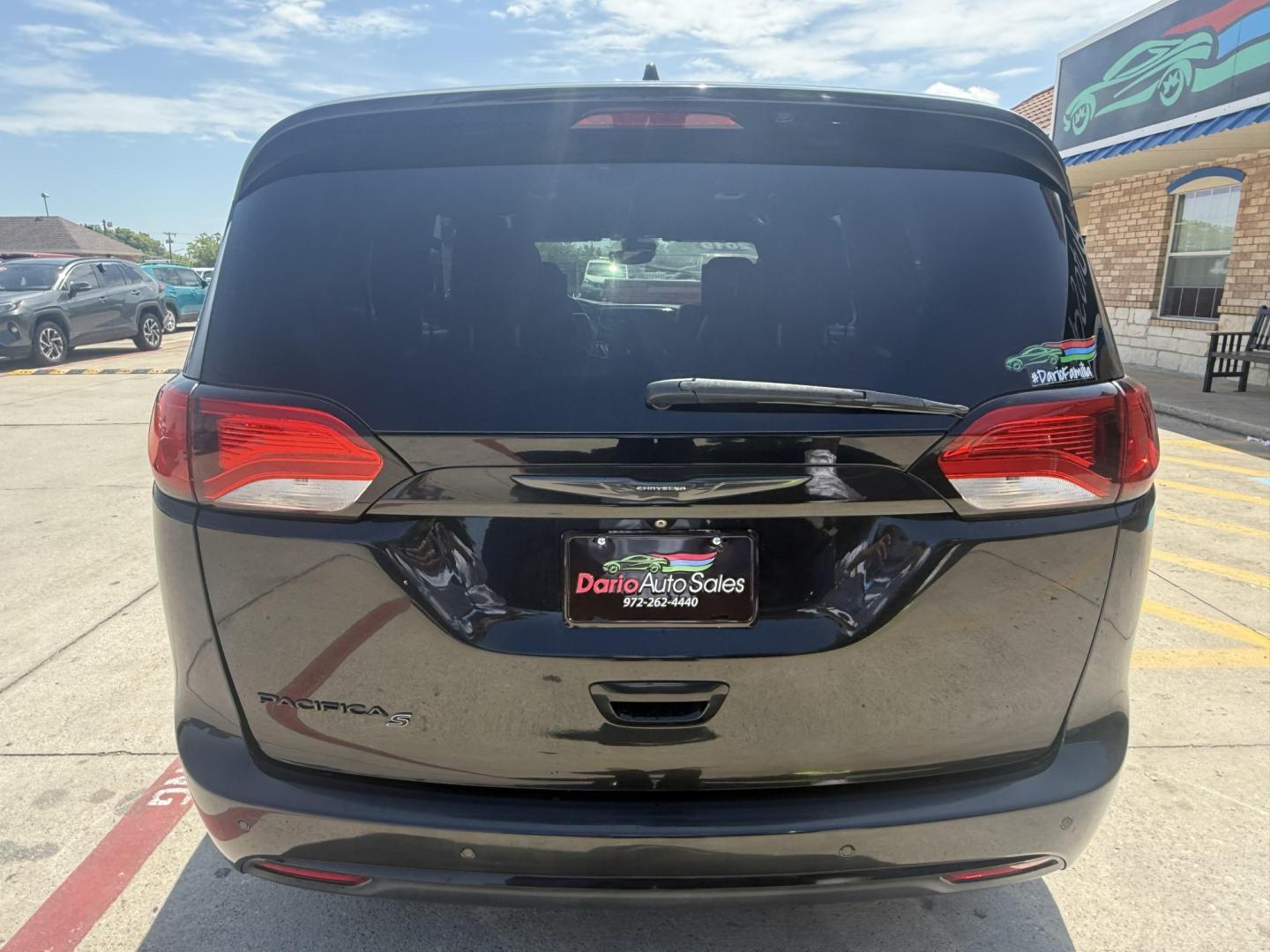 2019 Brilliant Black Crystal Pearl Coat /Black/Alloy, leather Black/Light Diesel Gray, leat Chrysler Pacifica 63940 (2C4RC1EG3KR) with an 3.6L V6 DOHC 24V engine, 9-Speed Automatic transmission, located at 2401 E Main St., Grand Prairie, TX, 75050, (972) 262-4440, 32.748981, -96.969643- Photo#14