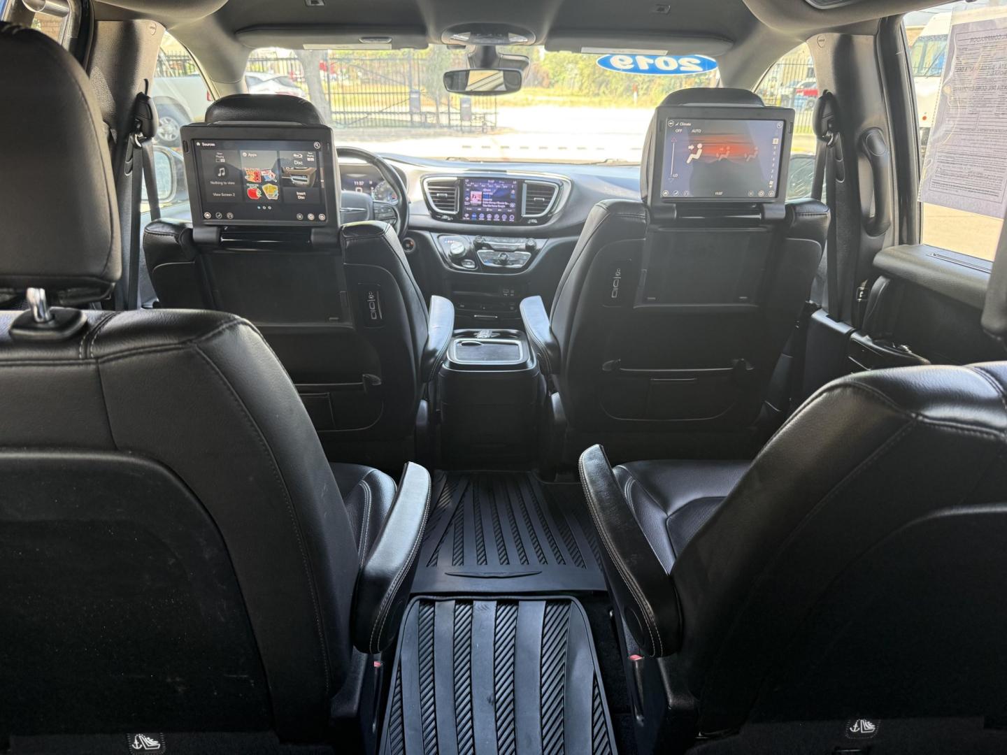 2019 Brilliant Black Crystal Pearl Coat /Black/Alloy, leather Black/Light Diesel Gray, leat Chrysler Pacifica 63940 (2C4RC1EG3KR) with an 3.6L V6 DOHC 24V engine, 9-Speed Automatic transmission, located at 2401 E Main St., Grand Prairie, TX, 75050, (972) 262-4440, 32.748981, -96.969643- Photo#18