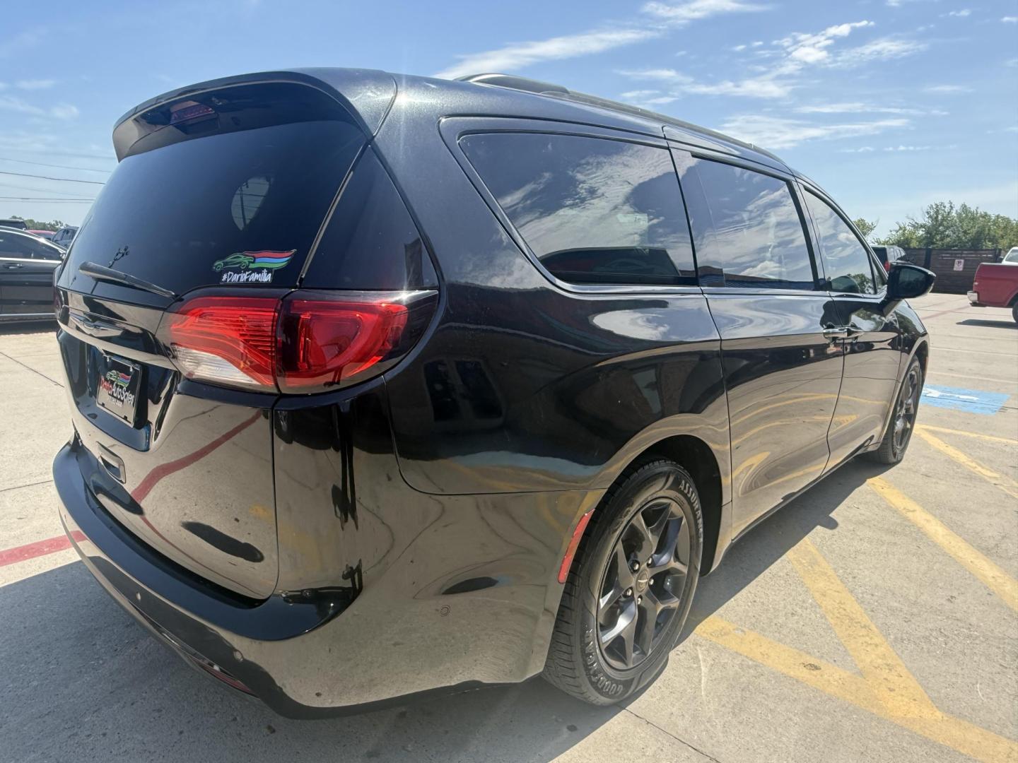 2019 Brilliant Black Crystal Pearl Coat /Black/Alloy, leather Black/Light Diesel Gray, leat Chrysler Pacifica 63940 (2C4RC1EG3KR) with an 3.6L V6 DOHC 24V engine, 9-Speed Automatic transmission, located at 2401 E Main St., Grand Prairie, TX, 75050, (972) 262-4440, 32.748981, -96.969643- Photo#33