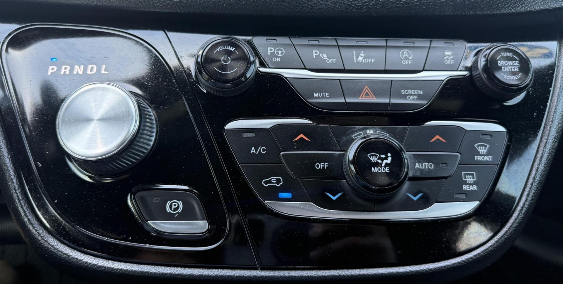 2019 Brilliant Black Crystal Pearl Coat /Black/Alloy, leather Black/Light Diesel Gray, leat Chrysler Pacifica 63940 (2C4RC1EG3KR) with an 3.6L V6 DOHC 24V engine, 9-Speed Automatic transmission, located at 2401 E Main St., Grand Prairie, TX, 75050, (972) 262-4440, 32.748981, -96.969643- Photo#37