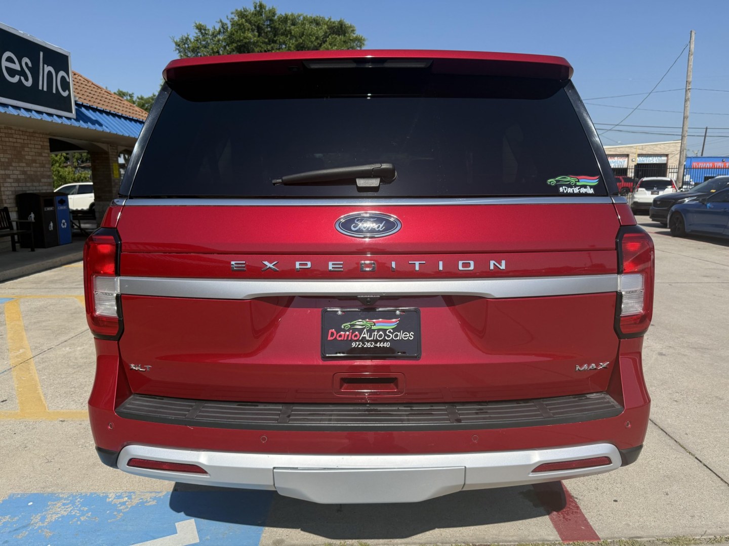 2022 Rapid Red Metallic Tinted Clearcoat /Black Onyx Sandstone Ford Expedition 78357 (1FMJK1JT0NE) with an 3.5L V6 DOHC 24V FFV engine, 6-Speed Automatic transmission, located at 2401 E Main St., Grand Prairie, TX, 75050, (972) 262-4440, 32.748981, -96.969643- Photo#5