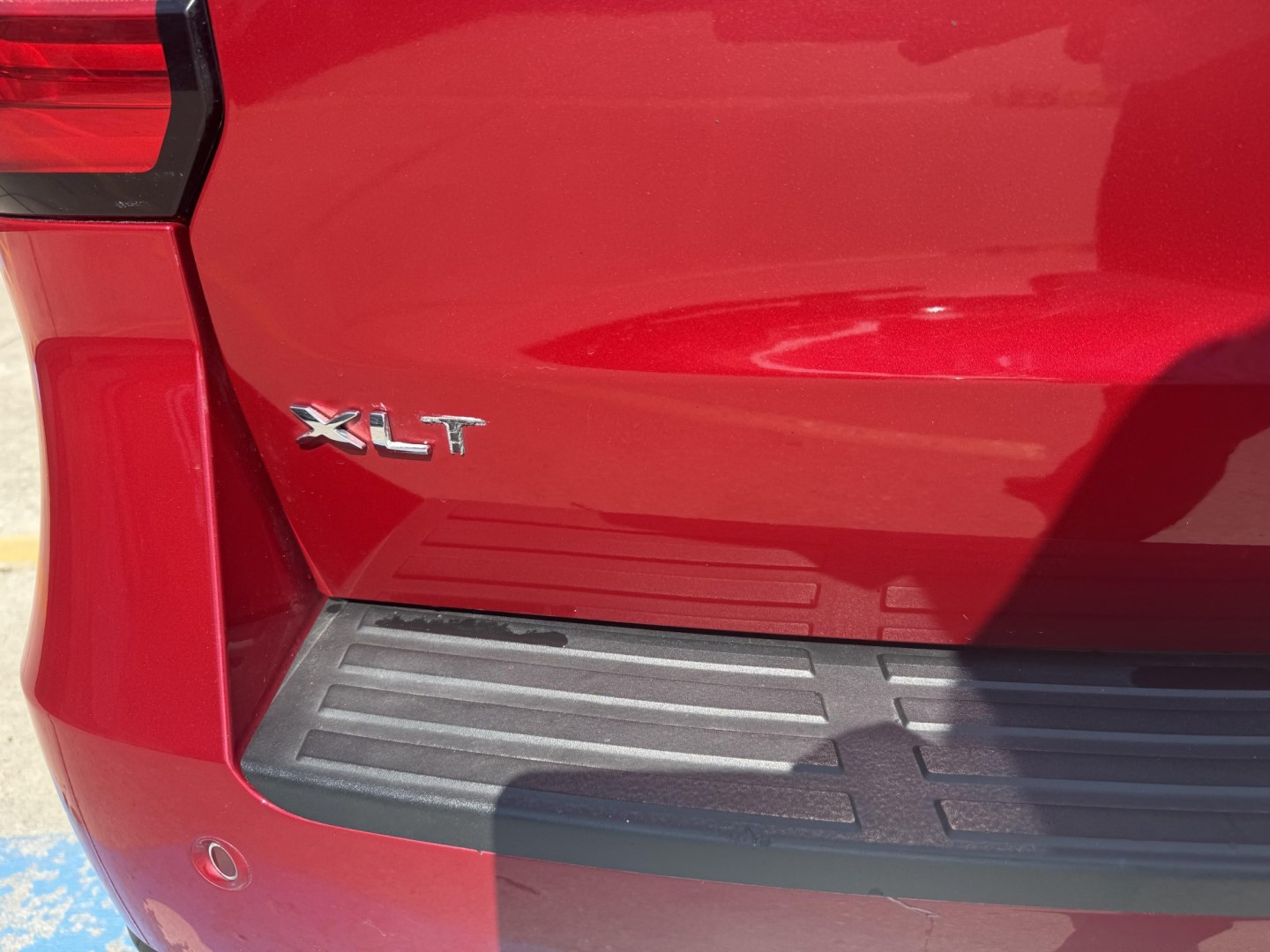 2022 Rapid Red Metallic Tinted Clearcoat /Black Onyx Sandstone Ford Expedition 78357 (1FMJK1JT0NE) with an 3.5L V6 DOHC 24V FFV engine, 6-Speed Automatic transmission, located at 2401 E Main St., Grand Prairie, TX, 75050, (972) 262-4440, 32.748981, -96.969643- Photo#12