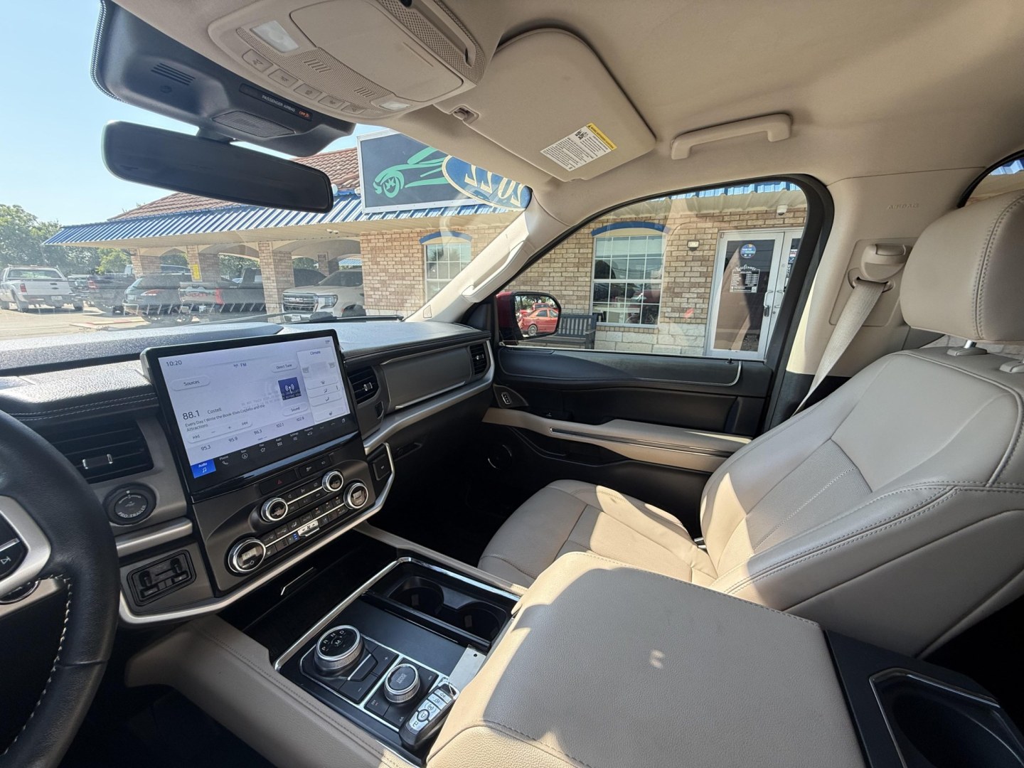 2022 Rapid Red Metallic Tinted Clearcoat /Black Onyx Sandstone Ford Expedition 78357 (1FMJK1JT0NE) with an 3.5L V6 DOHC 24V FFV engine, 6-Speed Automatic transmission, located at 2401 E Main St., Grand Prairie, TX, 75050, (972) 262-4440, 32.748981, -96.969643- Photo#44