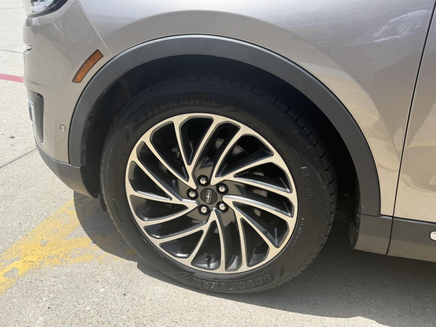 2020 Iced Mocha Metallic /Cappuccino, premium leather Coffee, premium leathe Lincoln Nautilus 72260 (2LMPJ6K96LB) with an 2.0L L4 DOHC 16V engine, 6-Speed Automatic transmission, located at 2401 E Main St., Grand Prairie, TX, 75050, (972) 262-4440, 32.748981, -96.969643- Photo#5