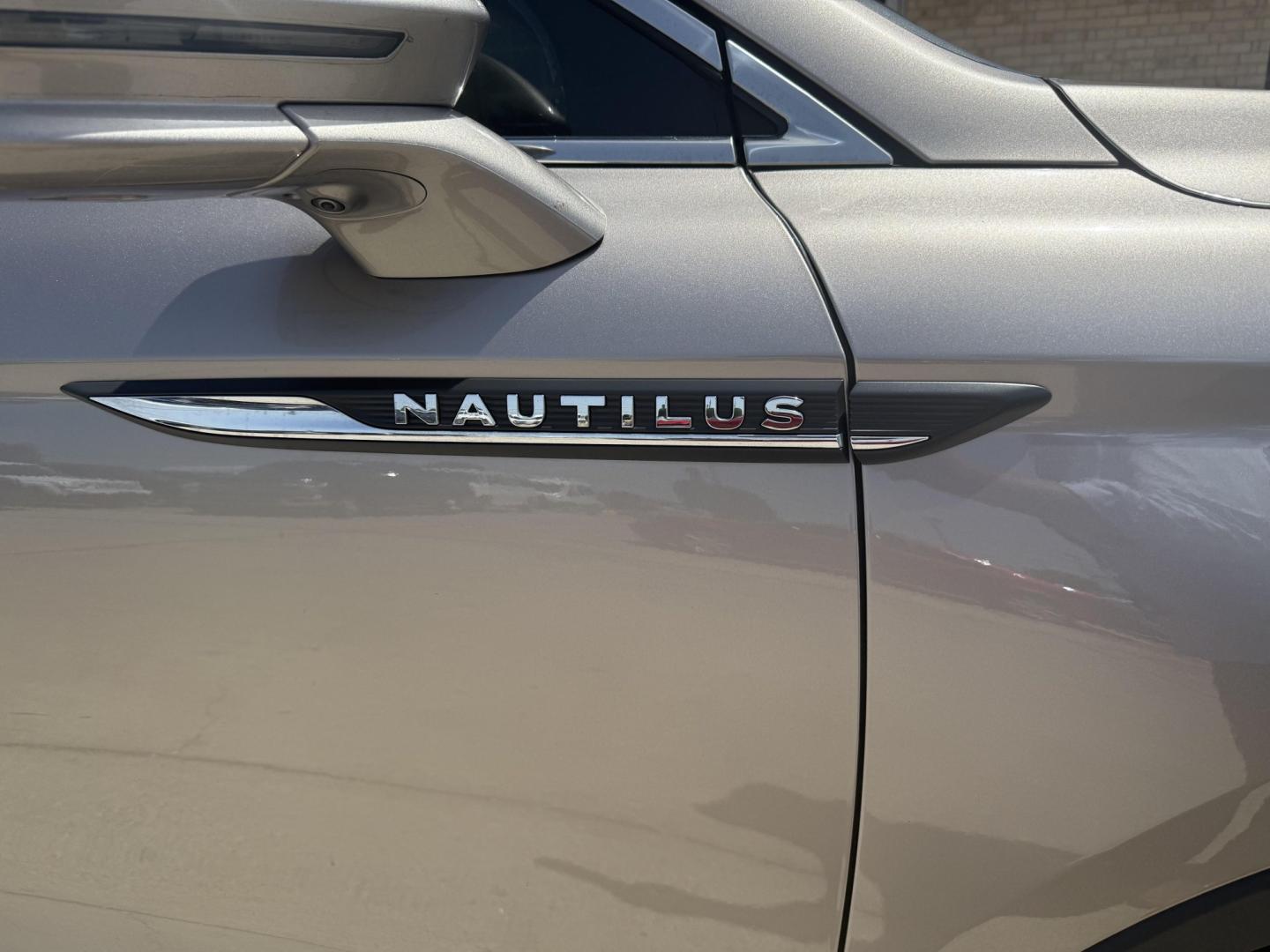 2020 Iced Mocha Metallic /Cappuccino, premium leather Coffee, premium leathe Lincoln Nautilus 72260 (2LMPJ6K96LB) with an 2.0L L4 DOHC 16V engine, 6-Speed Automatic transmission, located at 2401 E Main St., Grand Prairie, TX, 75050, (972) 262-4440, 32.748981, -96.969643- Photo#16