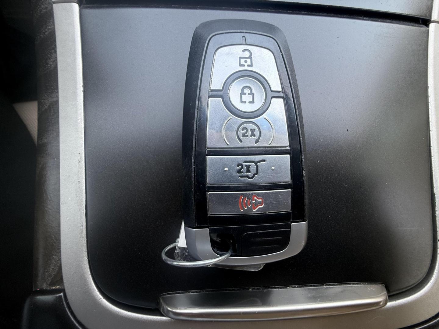 2020 Iced Mocha Metallic /Cappuccino, premium leather Coffee, premium leathe Lincoln Nautilus 72260 (2LMPJ6K96LB) with an 2.0L L4 DOHC 16V engine, 6-Speed Automatic transmission, located at 2401 E Main St., Grand Prairie, TX, 75050, (972) 262-4440, 32.748981, -96.969643- Photo#19