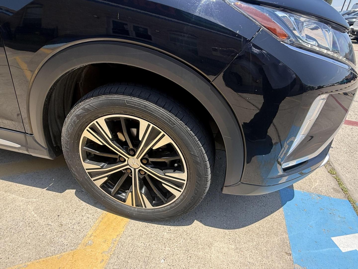 2018 Tarmac Black Metallic /Black, premium cloth Gray, premium cloth Mitsubishi Eclipse Cross 61264 (JA4AT5AA4JZ) with an 1.5L L4 DOHC 16V engine, Continuously Variable Transmission transmission, located at 2401 E Main St., Grand Prairie, TX, 75050, (972) 262-4440, 32.748981, -96.969643- Photo#9
