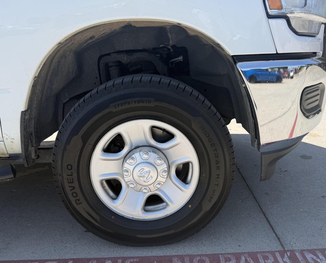 2022 Bright White Clear Coat /Black Black/Diesel Gray RAM 3500 77979 (3C63R3GJXNG) with an 6.4L V8 OHV 16V engine, 6-Speed Automatic transmission, located at 2401 E Main St., Grand Prairie, TX, 75050, (972) 262-4440, 32.748981, -96.969643- Photo#17