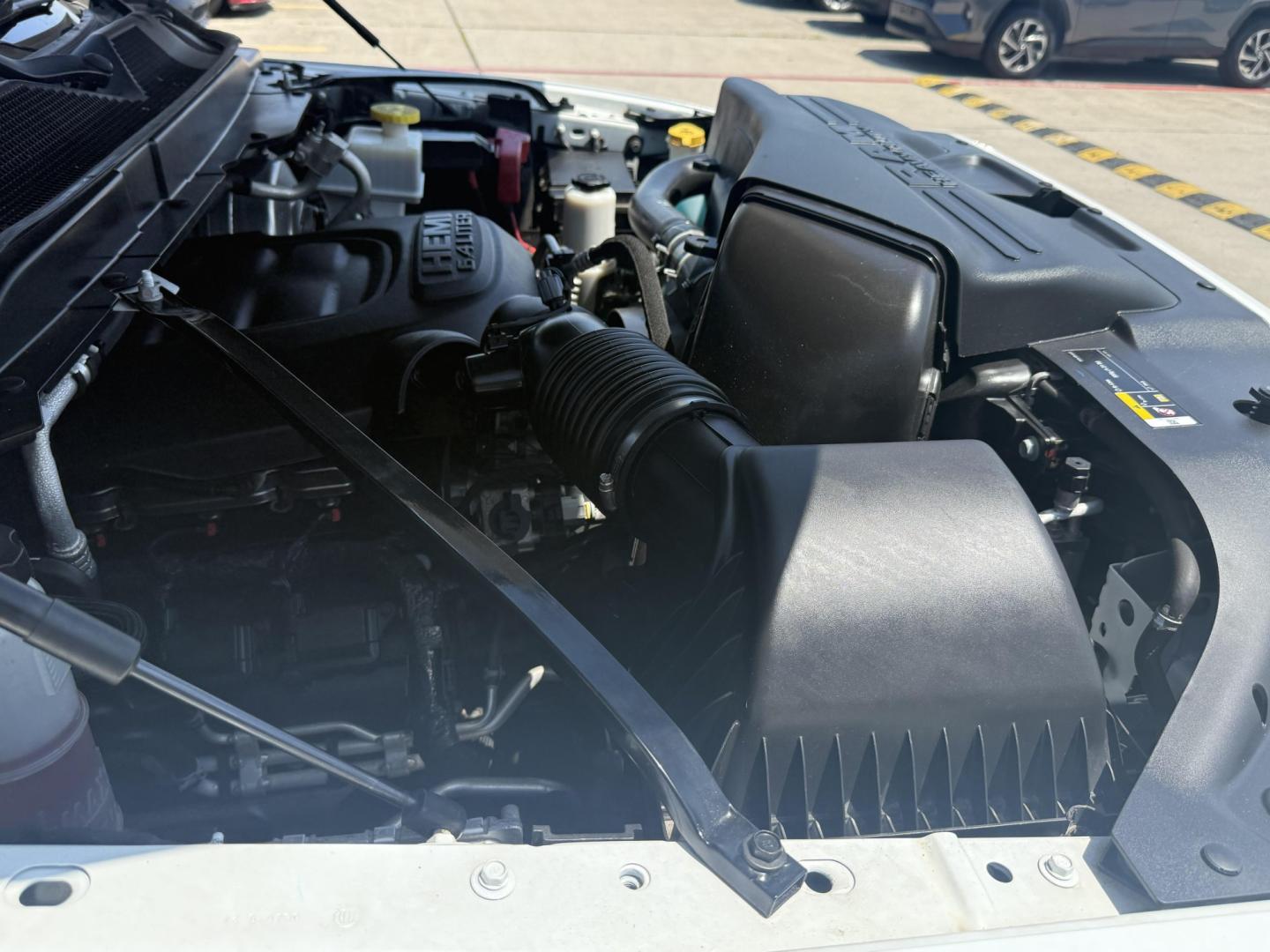 2022 Bright White Clear Coat /Black Black/Diesel Gray RAM 3500 77979 (3C63R3GJXNG) with an 6.4L V8 OHV 16V engine, 6-Speed Automatic transmission, located at 2401 E Main St., Grand Prairie, TX, 75050, (972) 262-4440, 32.748981, -96.969643- Photo#25