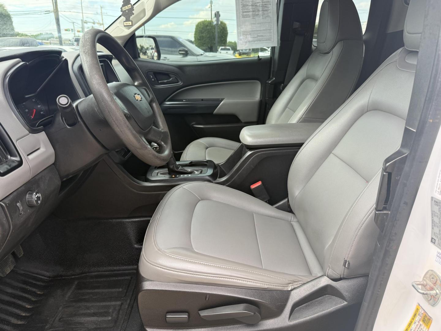2016 Summit White /Jet Black/Dark Ash, cloth Jet Black/Dark Ash, viny Chevrolet Colorado 53581 (1GCHSBEA0G1) with an 2.5L L4 DOHC 16V GAS engine, 6-Speed Automatic transmission, located at 2401 E Main St., Grand Prairie, TX, 75050, (972) 262-4440, 32.748981, -96.969643- Photo#8