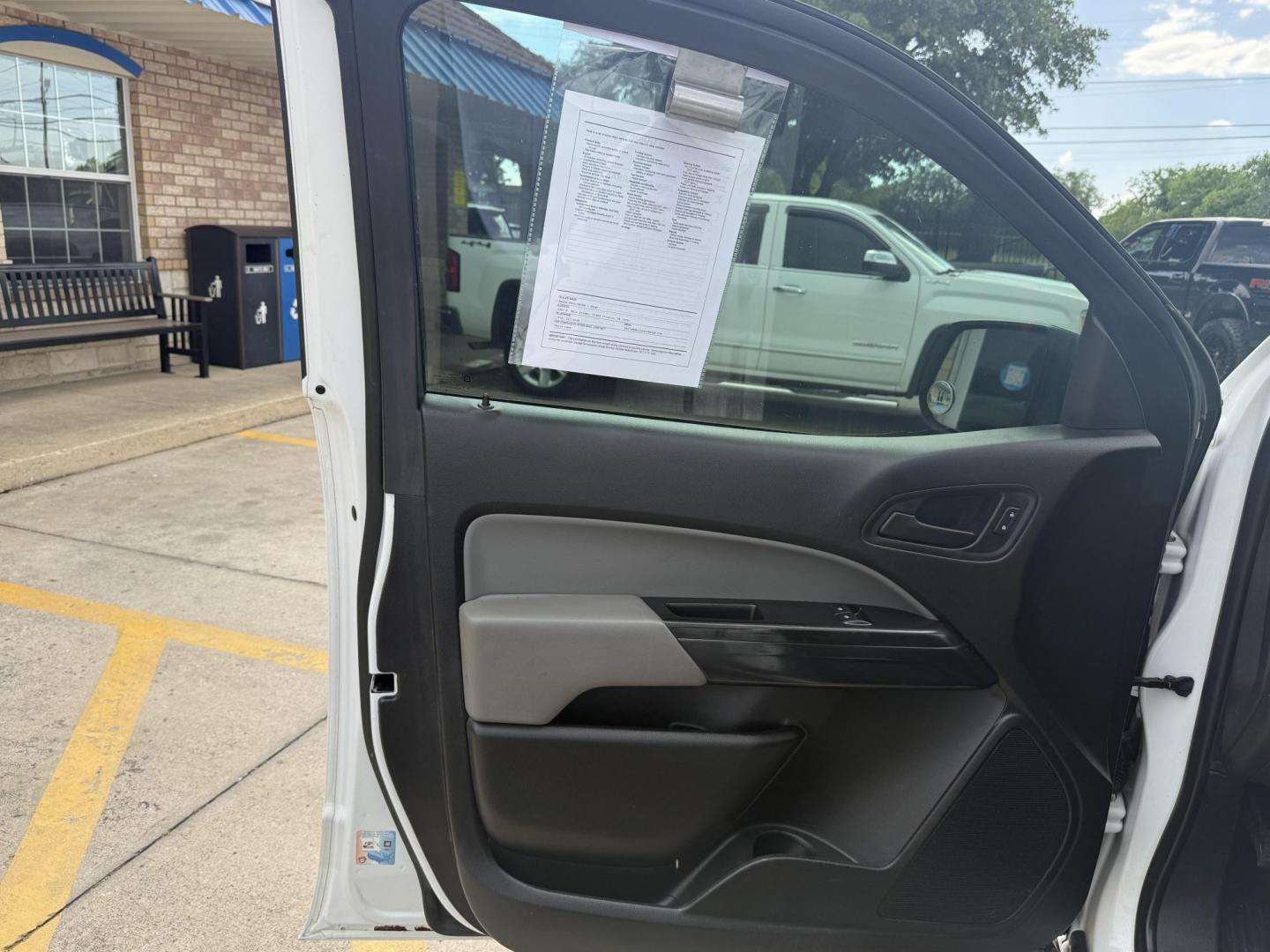 2016 Summit White /Jet Black/Dark Ash, cloth Jet Black/Dark Ash, viny Chevrolet Colorado 53581 (1GCHSBEA0G1) with an 2.5L L4 DOHC 16V GAS engine, 6-Speed Automatic transmission, located at 2401 E Main St., Grand Prairie, TX, 75050, (972) 262-4440, 32.748981, -96.969643- Photo#10