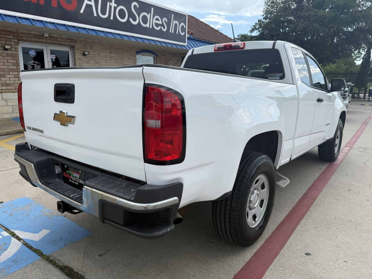 2016 Summit White /Jet Black/Dark Ash, cloth Jet Black/Dark Ash, viny Chevrolet Colorado 53581 (1GCHSBEA0G1) with an 2.5L L4 DOHC 16V GAS engine, 6-Speed Automatic transmission, located at 2401 E Main St., Grand Prairie, TX, 75050, (972) 262-4440, 32.748981, -96.969643- Photo#12