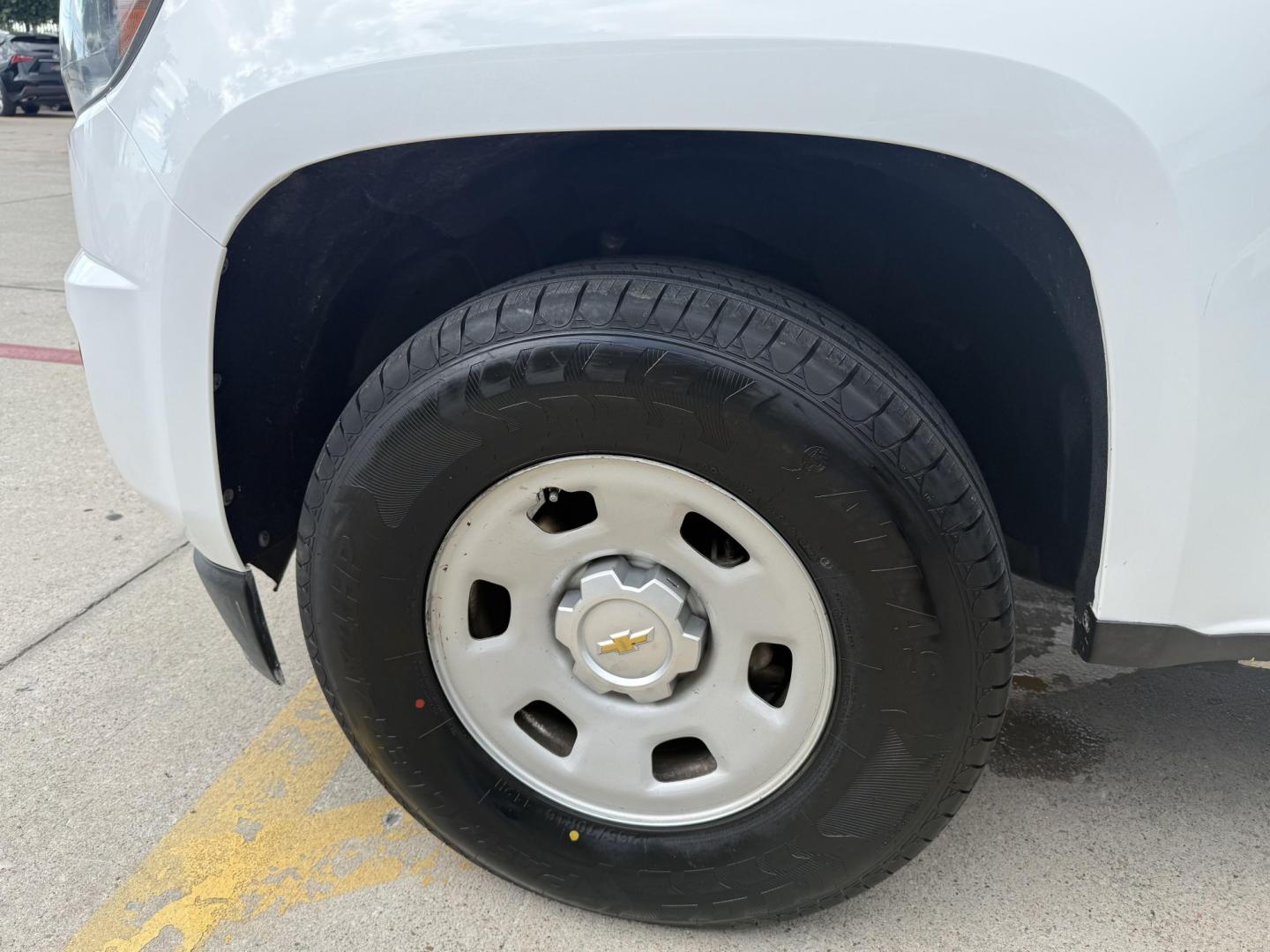 2016 Summit White /Jet Black/Dark Ash, cloth Jet Black/Dark Ash, viny Chevrolet Colorado 53581 (1GCHSBEA0G1) with an 2.5L L4 DOHC 16V GAS engine, 6-Speed Automatic transmission, located at 2401 E Main St., Grand Prairie, TX, 75050, (972) 262-4440, 32.748981, -96.969643- Photo#17