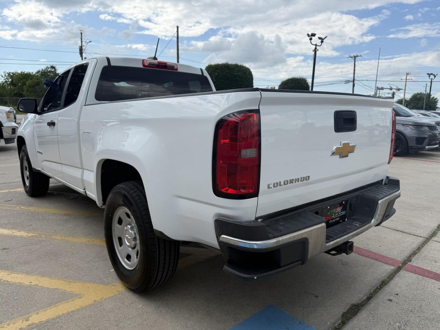 2016 Summit White /Jet Black/Dark Ash, cloth Jet Black/Dark Ash, viny Chevrolet Colorado 53581 (1GCHSBEA0G1) with an 2.5L L4 DOHC 16V GAS engine, 6-Speed Automatic transmission, located at 2401 E Main St., Grand Prairie, TX, 75050, (972) 262-4440, 32.748981, -96.969643- Photo#19