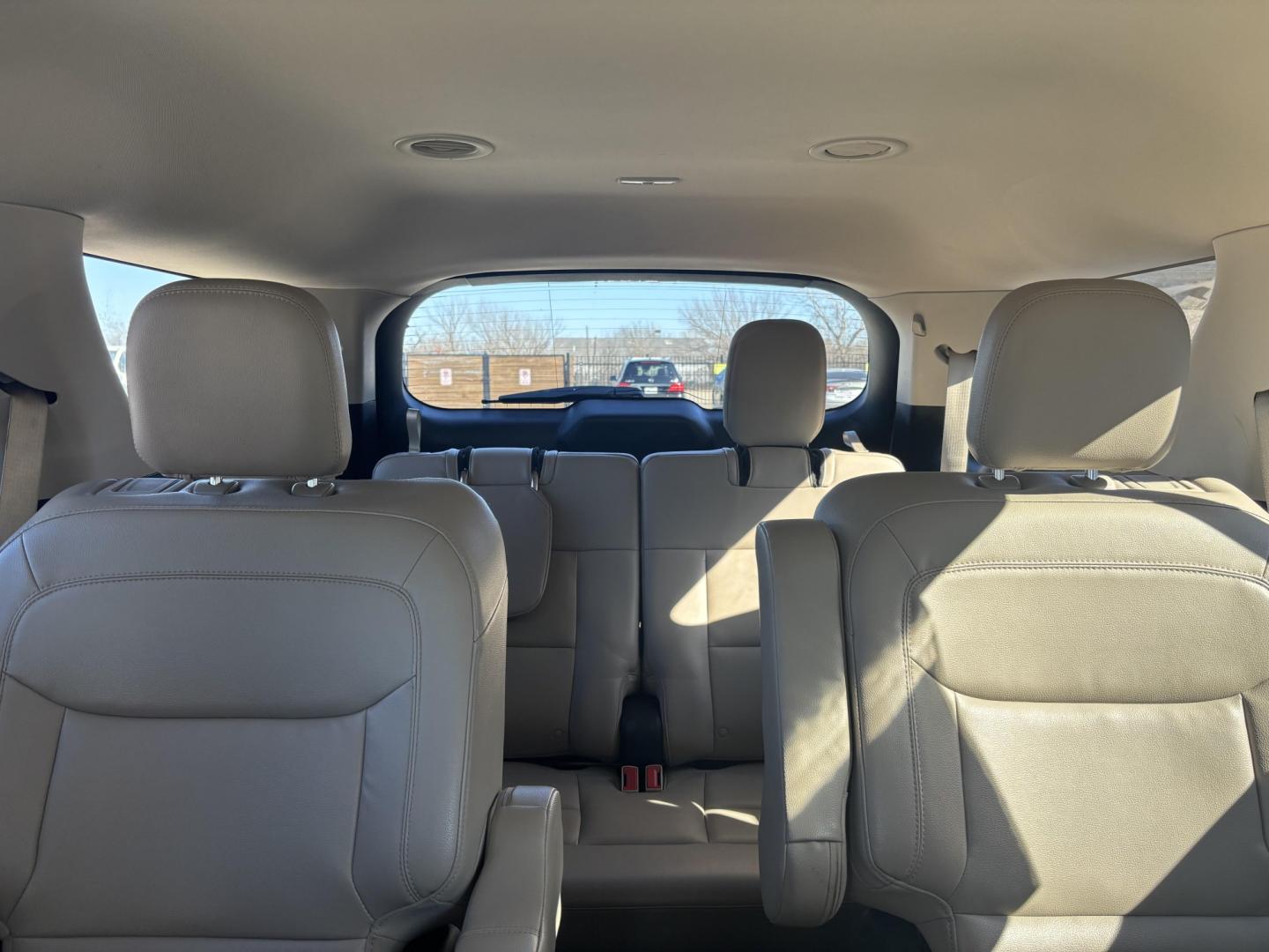2020 White Ford Explorer (1FMSK8DH3LG) with an EcoBoost 2.3L I-4 gasoline direct injection engine, located at 2401 E Main St., Grand Prairie, TX, 75050, (972) 262-4440, 32.748981, -96.969643- Photo#2