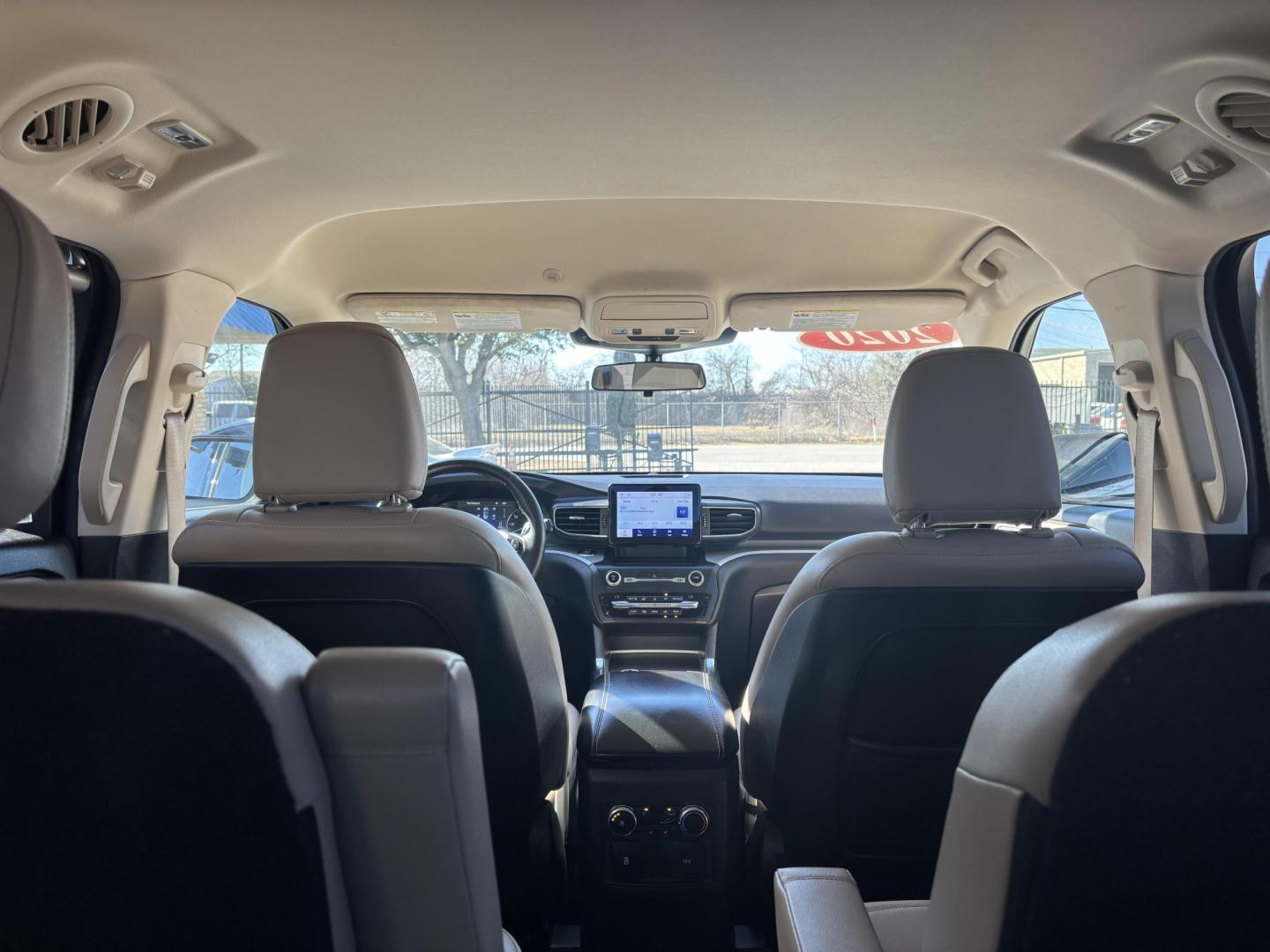 2020 White Ford Explorer (1FMSK8DH3LG) with an EcoBoost 2.3L I-4 gasoline direct injection engine, located at 2401 E Main St., Grand Prairie, TX, 75050, (972) 262-4440, 32.748981, -96.969643- Photo#6