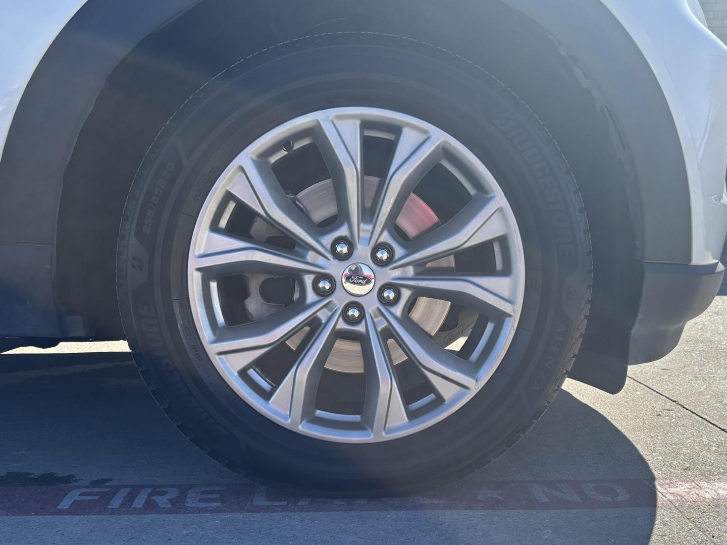 2020 White Ford Explorer (1FMSK8DH3LG) with an EcoBoost 2.3L I-4 gasoline direct injection engine, located at 2401 E Main St., Grand Prairie, TX, 75050, (972) 262-4440, 32.748981, -96.969643- Photo#18